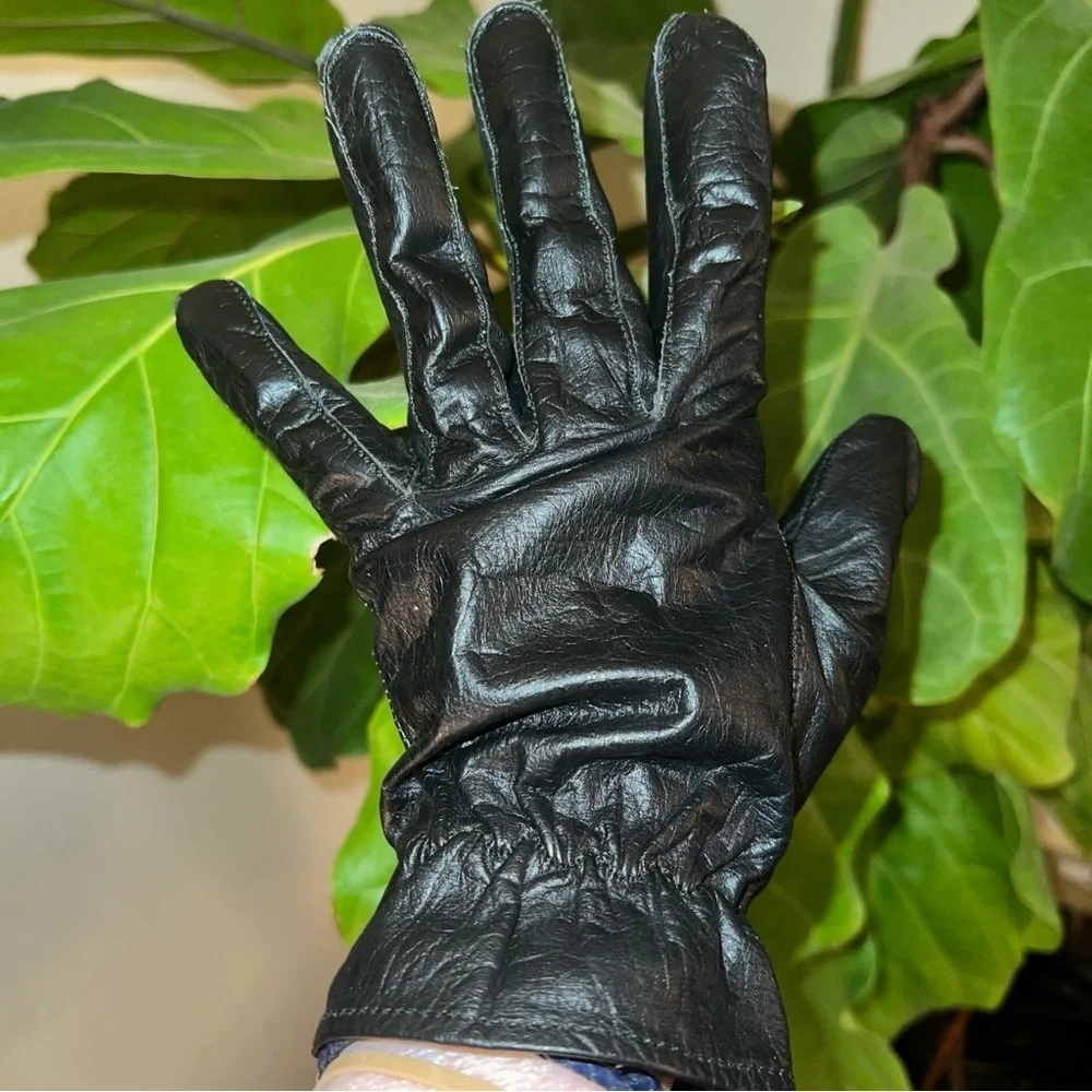 FIRST Women’s Unlined Black Leather Driving Gloves Size Medium=7.5